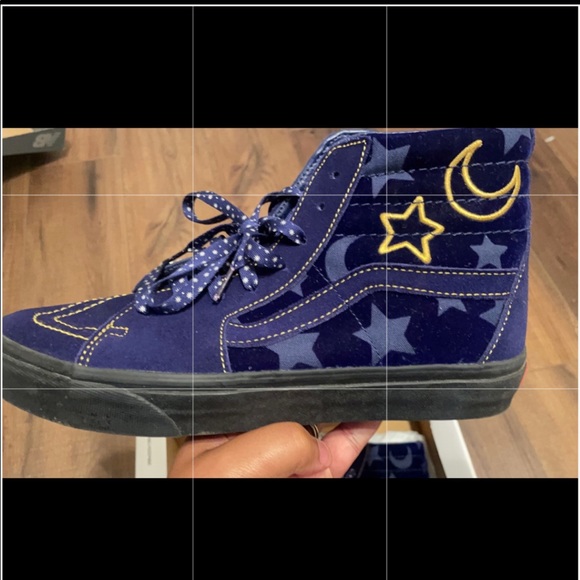 Limited edition Mickey Mouse Vans !!! Mens 10 - Picture 1 of 5